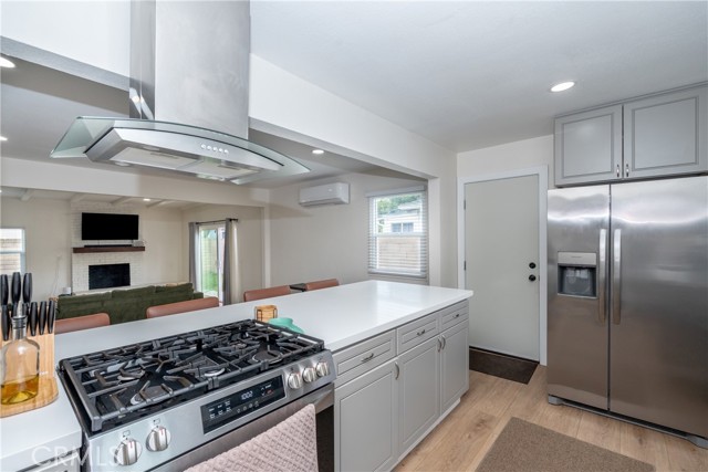 Detail Gallery Image 3 of 13 For 6301 Indiana Ave, Long Beach,  CA 90805 - 3 Beds | 2 Baths