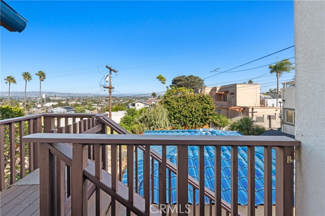 4484 Long Branch Avenue, San Diego CA: https://media.crmls.org/medias/d05d3f27-e0fa-48c6-99cd-02dd7e1e046d.jpg