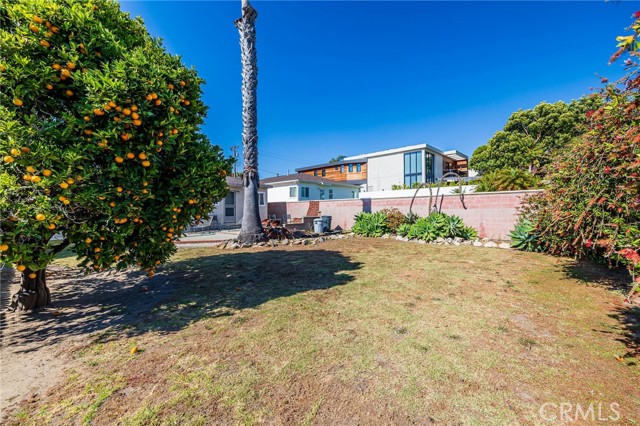 1832 9th Street, Manhattan Beach, California 90266, 3 Bedrooms Bedrooms, ,1 BathroomBathrooms,Residential,Sold,9th,SB24157439