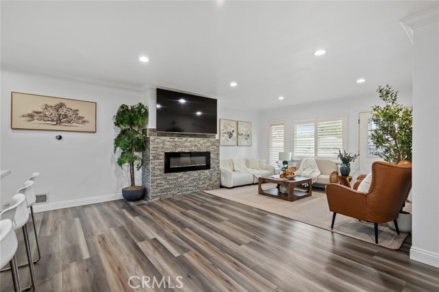 10072 Roselee Drive, Garden Grove CA: https://media.crmls.org/medias/d05e3546-8d27-41f1-a484-b79aadea2385.jpg