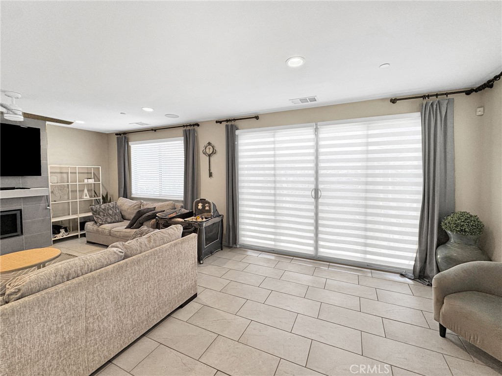 MLS #CV26129389 image #14