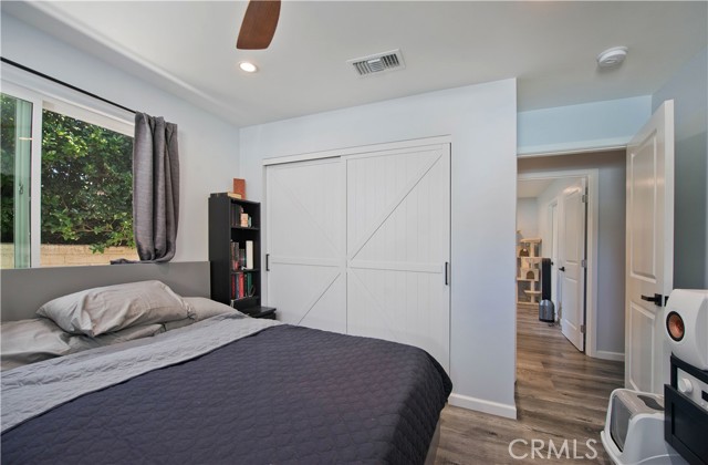 Detail Gallery Image 15 of 52 For 13608 Bassett St, Valley Glen,  CA 91405 - 6 Beds | 4 Baths