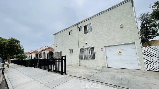 1083 Gaviota Avenue, Long Beach CA: https://media.crmls.org/medias/d060cde4-36ca-4387-b51d-aa9b3b897764.jpg