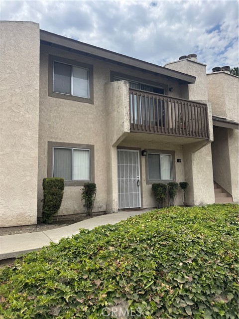 1251 S Meadow Lane, Colton CA: https://media.crmls.org/medias/d0616f91-8006-4a6d-974a-33ca8ae1e256.jpg