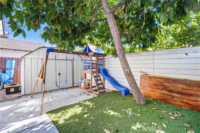 10517 Firmona Avenue, Inglewood CA: https://media.crmls.org/medias/d0620f82-832a-40e8-a1b7-465a454e455e.jpg