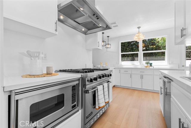 Detail Gallery Image 5 of 68 For 6454 Baird Ave, Reseda,  CA 91335 - 4 Beds | 2/1 Baths