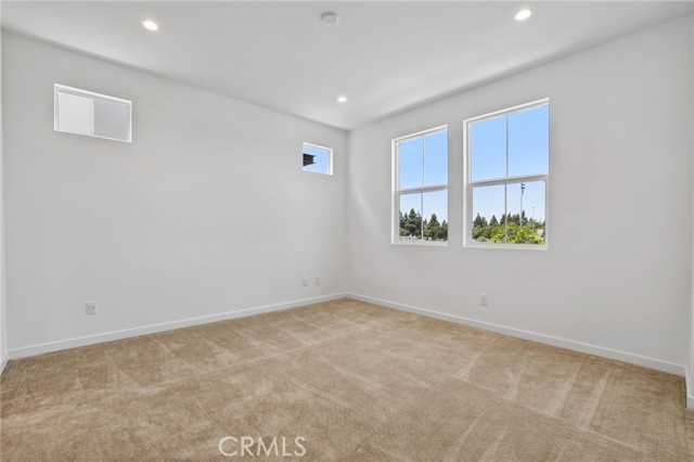 139 Jessup Way, Tustin CA: https://media.crmls.org/medias/d062c5a6-539f-49f8-b78d-716603ab353b.jpg