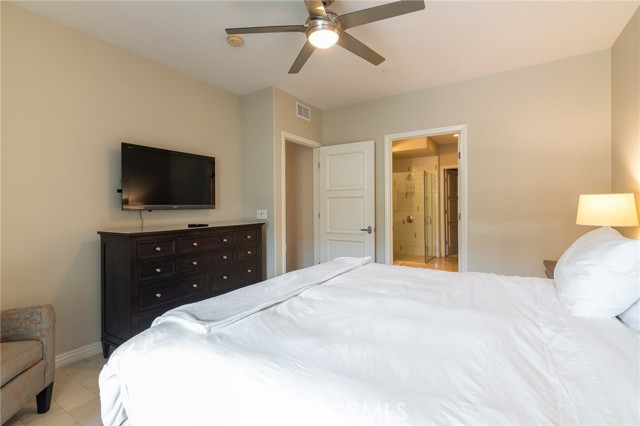 Detail Gallery Image 19 of 41 For 305 Caruso, Glendale,  CA 91210 - 2 Beds | 3 Baths