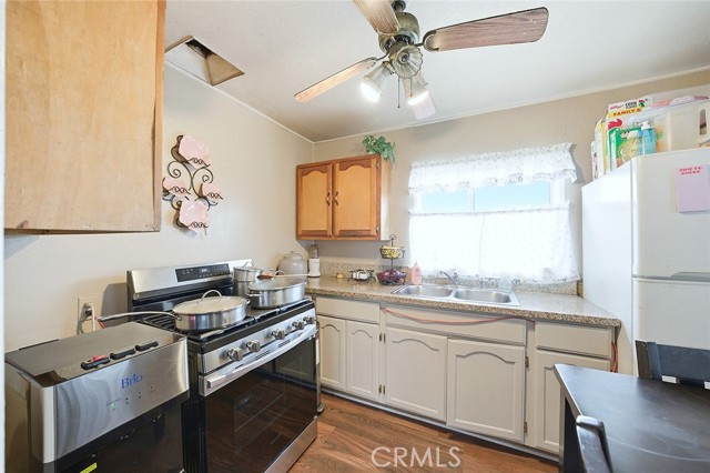 Detail Gallery Image 9 of 21 For 6559 Darwell Ave, Bell Gardens,  CA 90201 - – Beds | – Baths