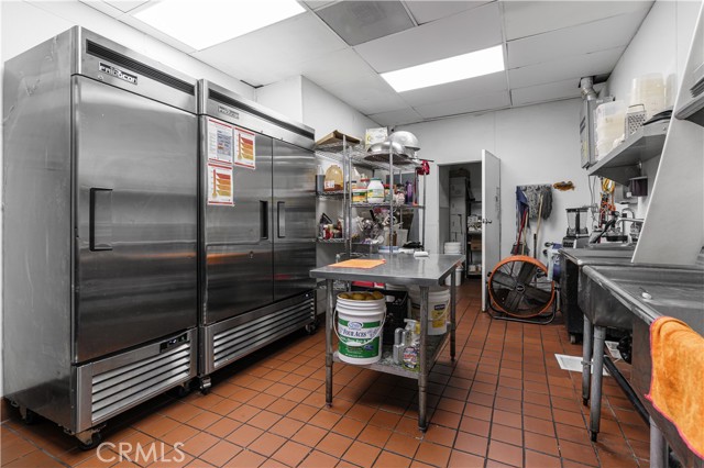 275 9th street, San Bernardino CA: https://media.crmls.org/medias/d0640379-761c-47b9-875e-9a00bb6d7a8c.jpg