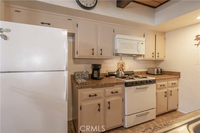 Detail Gallery Image 7 of 25 For 41935 Switzerland Dr #36,  Big Bear Lake,  CA 92315 - 2 Beds | 2 Baths