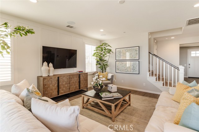 Detail Gallery Image 11 of 75 For 18108 Esker Ln, Canyon Country,  CA 91350 - 5 Beds | 3 Baths