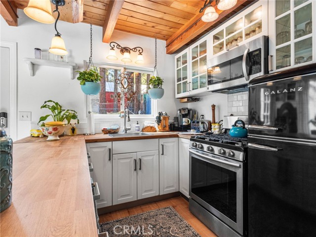 Detail Gallery Image 24 of 54 For 40155 Mahanoy, Big Bear Lake,  CA 92315 - 2 Beds | 1 Baths