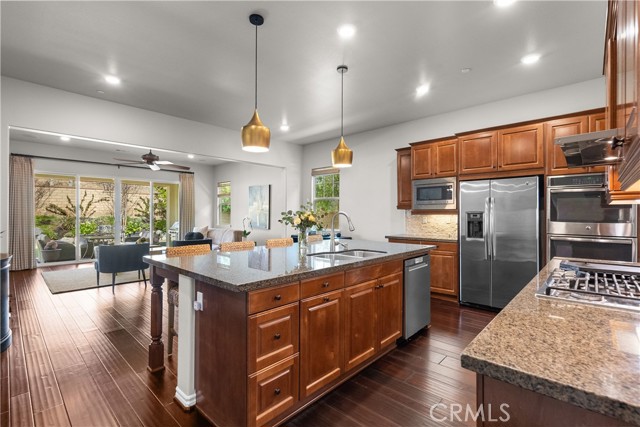 Detail Gallery Image 19 of 71 For 22385 Copper Mountain Ct, Saugus,  CA 91350 - 5 Beds | 5 Baths