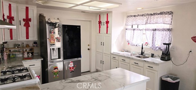 Detail Gallery Image 2 of 17 For 15481 Eto Camino, Victorville,  CA 92394 - 3 Beds | 2 Baths