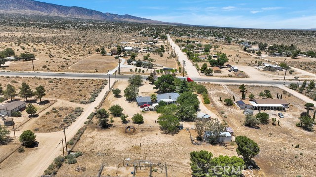 10325 Sheep Creek Road, Phelan CA: https://media.crmls.org/medias/d0664f29-a636-47c7-b5d1-929f64dc60c2.jpg