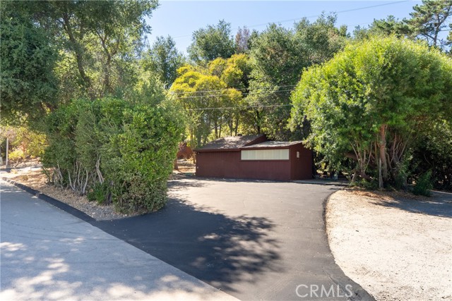 2480 Ardilla Road, Atascadero CA: https://media.crmls.org/medias/d0668f06-003b-4297-8699-84a332b8045f.jpg