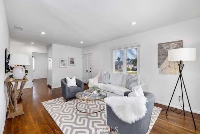 2404 Thomas Avenue, Redondo Beach, California 90278, 3 Bedrooms Bedrooms, ,2 BathroomsBathrooms,Residential,Sold,Thomas,SB22116436