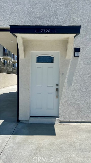7726 Laurel Canyon Boulevard, North Hollywood CA: https://media.crmls.org/medias/d0670496-7c95-4997-988b-fbbfd21120e7.jpg