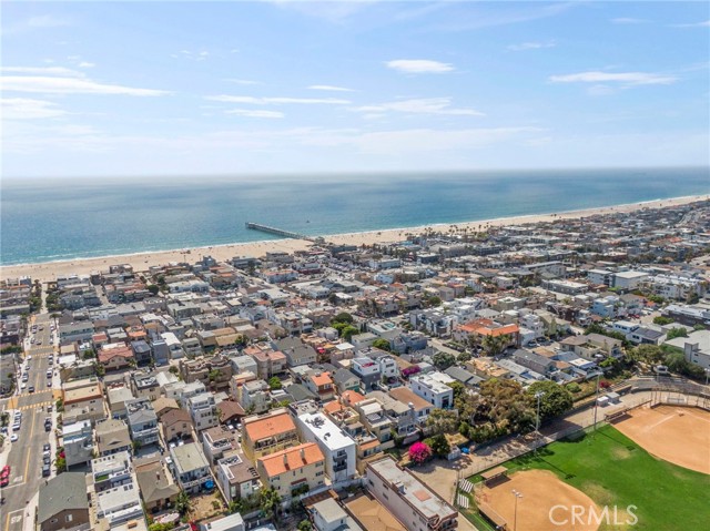 920 Loma Drive, Hermosa Beach, California 90254, 3 Bedrooms Bedrooms, ,2 BathroomsBathrooms,Residential,Sold,Loma,SB24127387