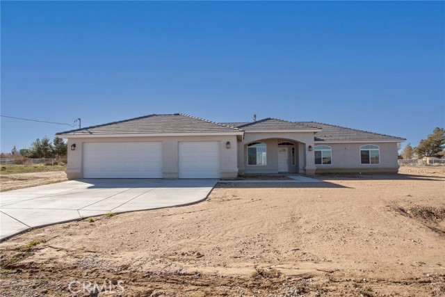 Detail Gallery Image 1 of 37 For 11181 5th Ave, Hesperia,  CA 92345 - 4 Beds | 2/1 Baths