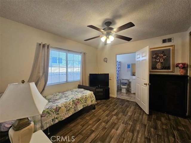 Detail Gallery Image 2 of 14 For 17441 Hiawatha St, Granada Hills,  CA 91344 - 5 Beds | 3 Baths