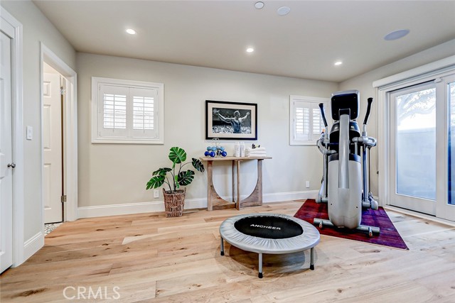 Detail Gallery Image 41 of 53 For 303 7th St a,  Manhattan Beach,  CA 90266 - 3 Beds | 3/1 Baths