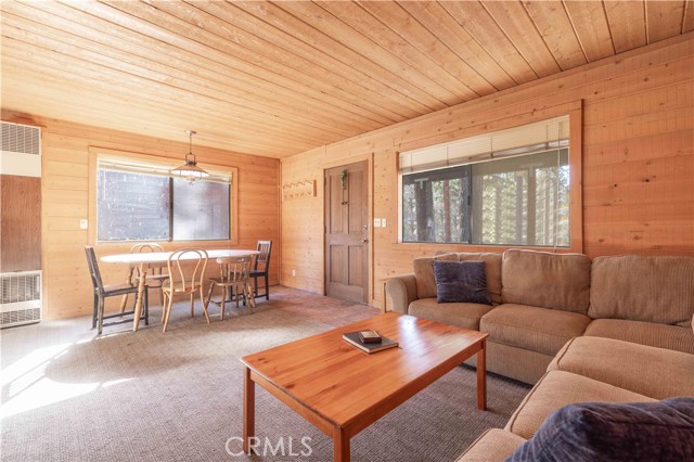 Detail Gallery Image 5 of 14 For 269 Imperial, Sugarloaf,  CA 92386 - 1 Beds | 1 Baths