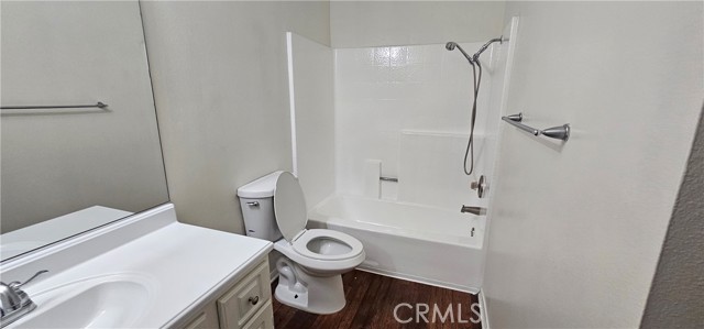 Detail Gallery Image 10 of 18 For 1085 Circle City Dr #202,  Corona,  CA 92879 - 2 Beds | 2 Baths