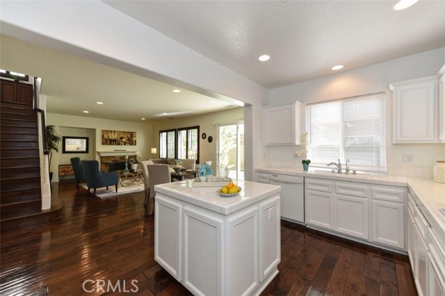 Detail Gallery Image 12 of 26 For 20 Larchwood, Irvine,  CA 92602 - 4 Beds | 3/1 Baths