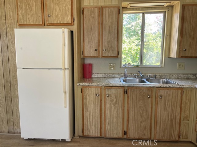 160 Willow, Oroville CA: https://media.crmls.org/medias/d069f2dc-eaab-43e5-8bd9-0d6114881310.jpg