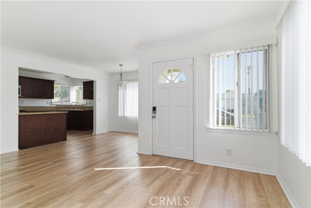 Detail Gallery Image 3 of 32 For 127 W Zane St, Long Beach,  CA 90805 - 3 Beds | 2 Baths