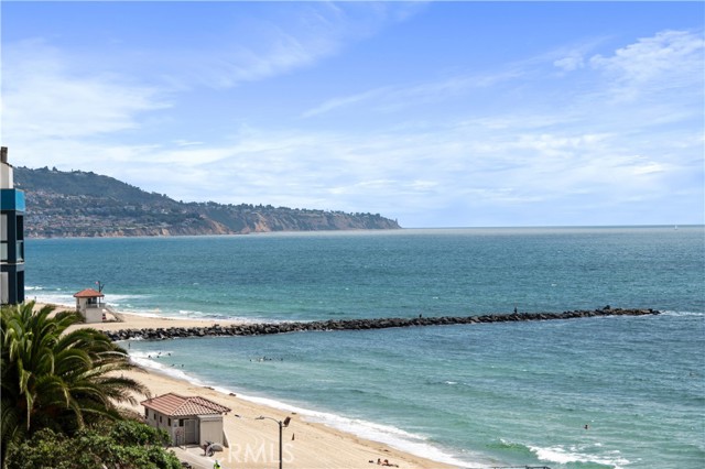 Detail Gallery Image 45 of 66 For 555 Esplanade #320,  Redondo Beach,  CA 90277 - 2 Beds | 2 Baths