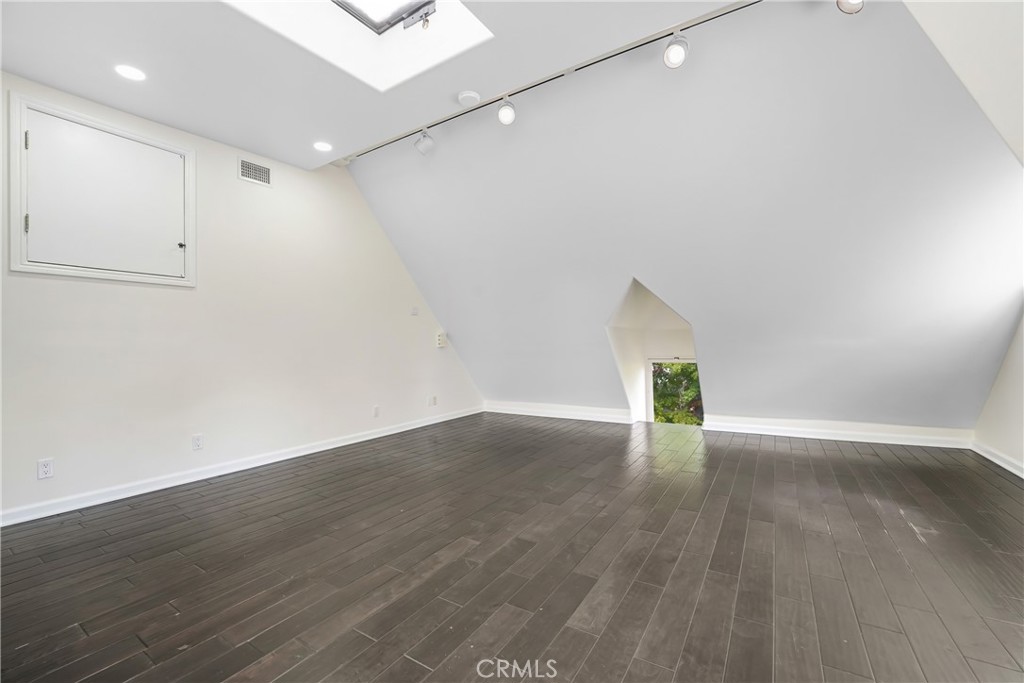 MLS #OC25224176 image #29