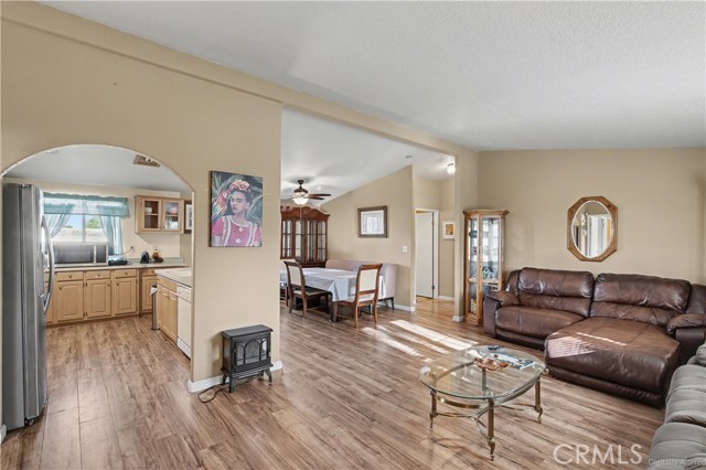 Detail Gallery Image 10 of 28 For 641 Dove Dr, Perris,  CA 92570 - 3 Beds | 2 Baths