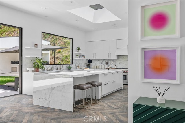 9924 Liebe Drive, Beverly Hills CA: https://media.crmls.org/medias/d06c1ae3-a05e-474e-a713-309b8c32d8c5.jpg