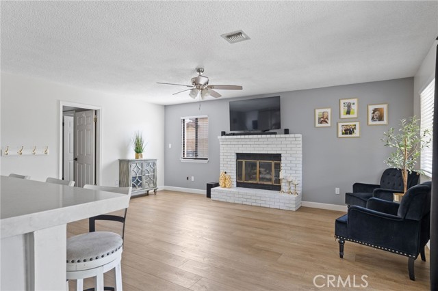 7209 Copper Creek Way, Bakersfield CA: https://media.crmls.org/medias/d06c3ba9-4333-4240-994e-20e8c9b7d81e.jpg