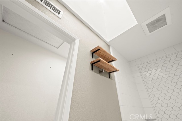 27054 Riversbridge Way, Valencia CA: https://media.crmls.org/medias/d06c726c-e3de-4fa8-aef0-c57d284983fa.jpg