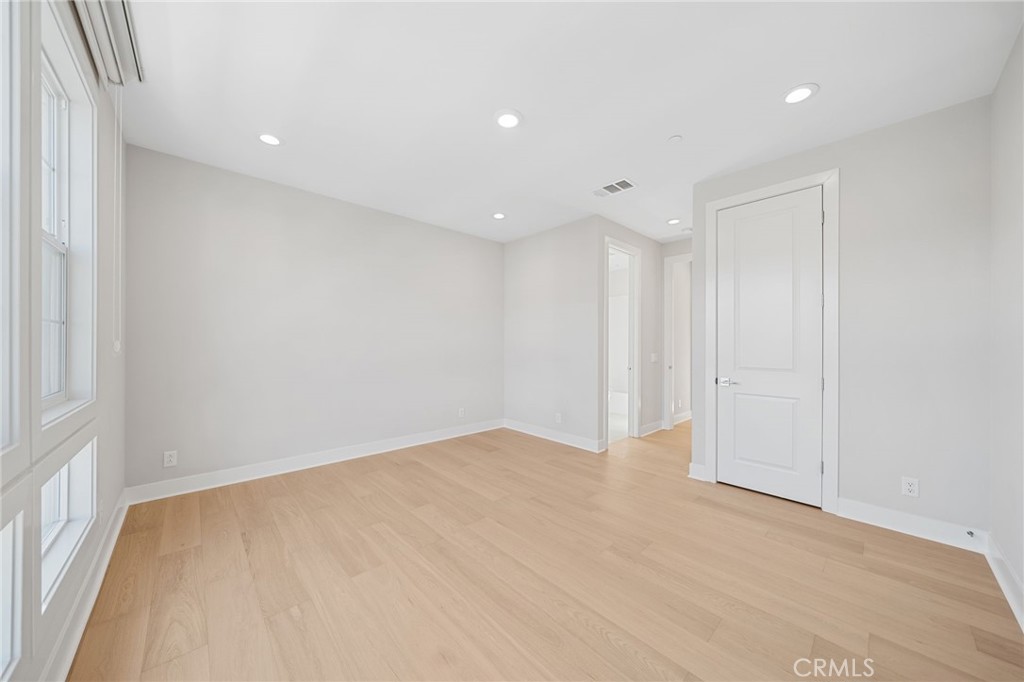 MLS #OC25239001 image #41