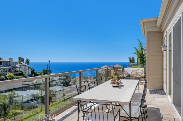 Detail Gallery Image 11 of 29 For 846 Diamond St, Laguna Beach,  CA 92651 - 3 Beds | 2/1 Baths