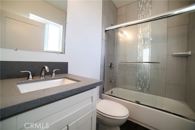 Detail Gallery Image 20 of 24 For 4559 Pickford St St #4559 1/2,  Los Angeles,  CA 90019 - 4 Beds | 4 Baths