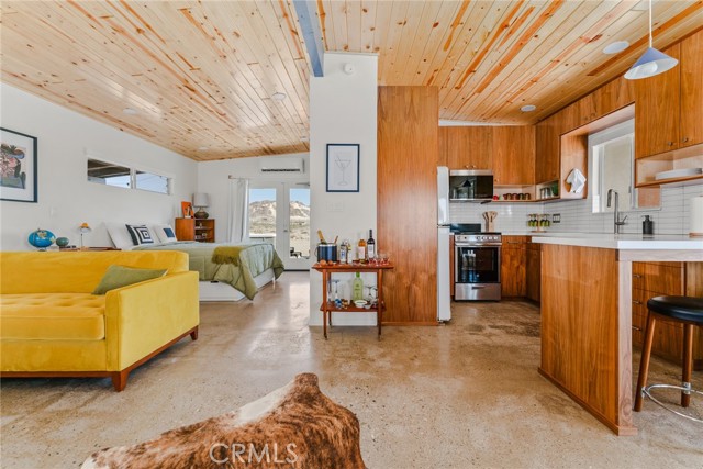 79124 Valle Vista Road, 29 Palms CA: https://media.crmls.org/medias/d06d4e0a-f33b-47af-b4a7-8f3d8f1abc04.jpg