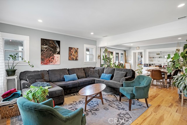 Detail Gallery Image 6 of 37 For 3031 4th Ave, Los Angeles,  CA 90018 - 6 Beds | 4/1 Baths