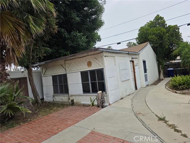 7700 Lasaine Avenue, Northridge CA: https://media.crmls.org/medias/d06de273-c68e-4946-9fd0-dd7b8b27c769.jpg