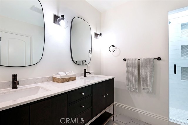 Detail Gallery Image 27 of 46 For 11039 Wrightwood Pl, Studio City,  CA 91604 - 3 Beds | 3 Baths