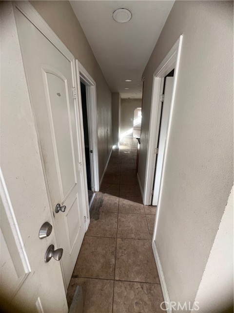 Detail Gallery Image 7 of 8 For 9307 San Miguel Ave, South Gate,  CA 90280 - 2 Beds | 1 Baths
