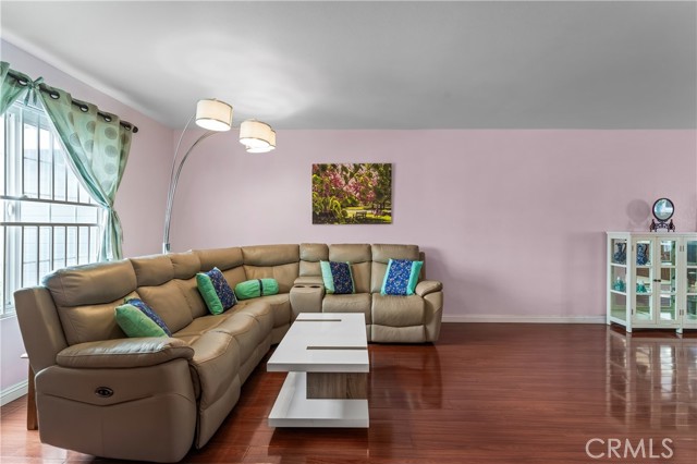 Detail Gallery Image 7 of 45 For 119 N Alhambra Ave #D,  Monterey Park,  CA 91755 - 3 Beds | 3 Baths