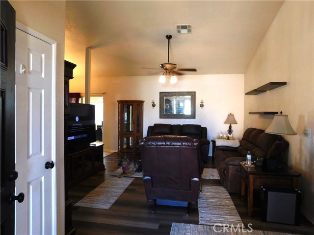 Detail Gallery Image 4 of 27 For 20774 Village Ct, California City,  CA 93505 - 3 Beds | 2 Baths