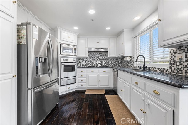 Detail Gallery Image 3 of 18 For 1712 Speyer Ln, Redondo Beach,  CA 90278 - 3 Beds | 2/1 Baths