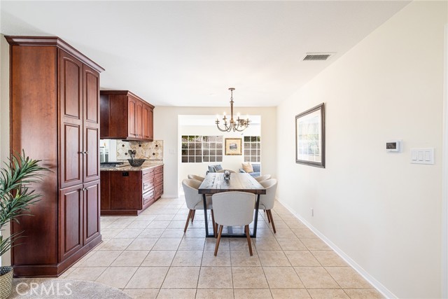 Detail Gallery Image 5 of 21 For 2206 Stinson St, Simi Valley,  CA 93065 - 3 Beds | 2 Baths